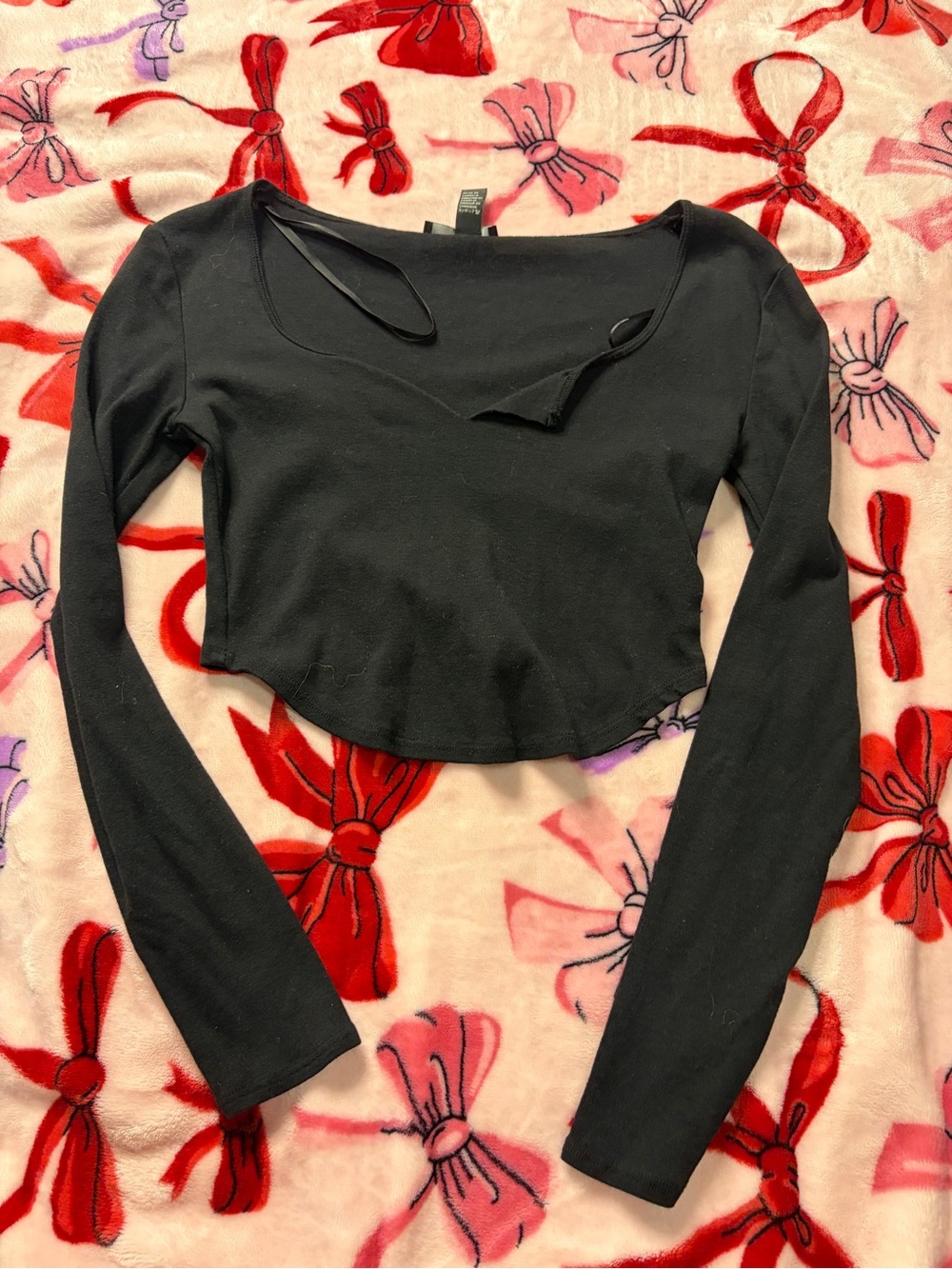 Forever 21 Black Long-Sleeve Cropped Top